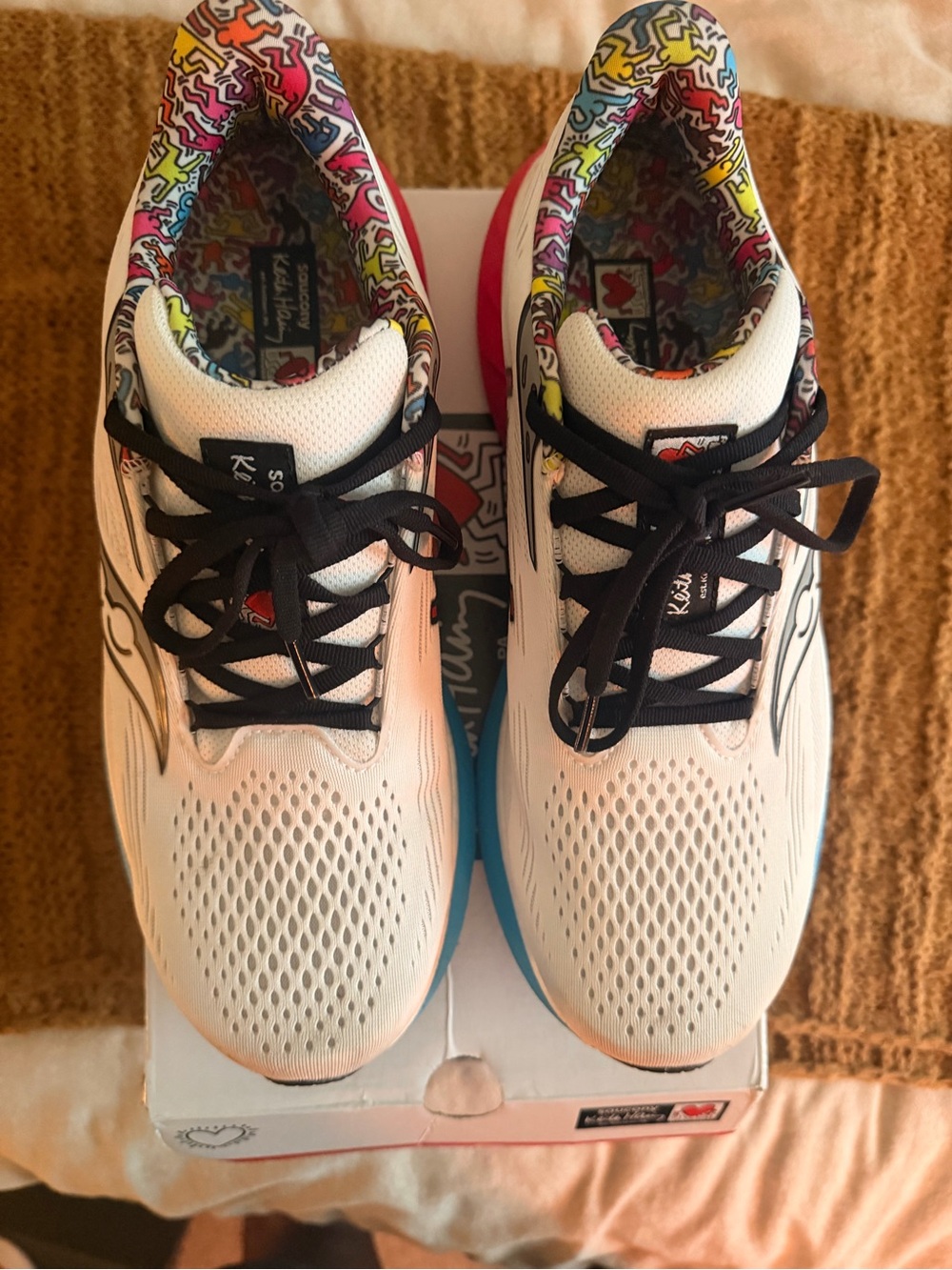 Men’s Saucony x Keith Haring Ride 18 - Picture 5 of 8
